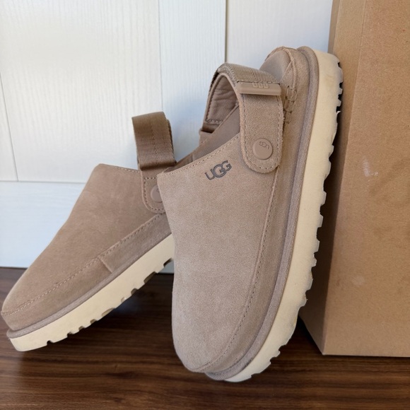 UGG Shoes - UGG Goldenstar 7.5 Sand